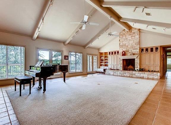 4th image of 410 New Lido Dr