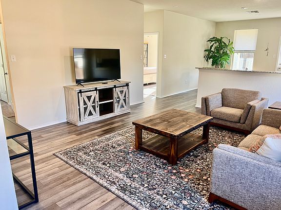 4th image of 249 Janelle Ln