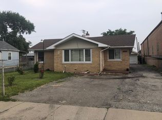 7153 W 72nd St, Chicago, IL 60638