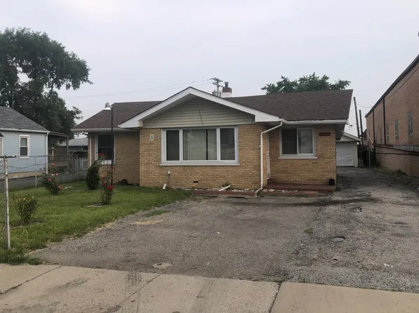 7153 W 72nd St, Chicago, IL 60638