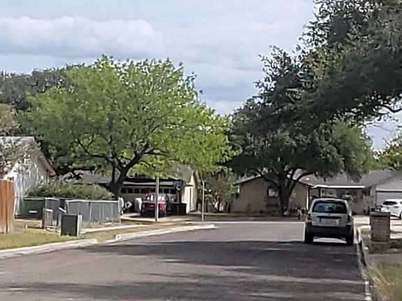 4th image of 6818 Twinspur St