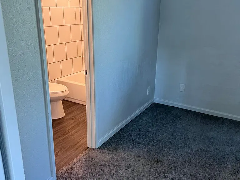 2705 Akard Ave — Photo 10