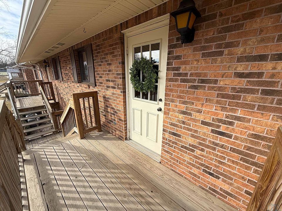 1st image of 604 2nd St SE #4