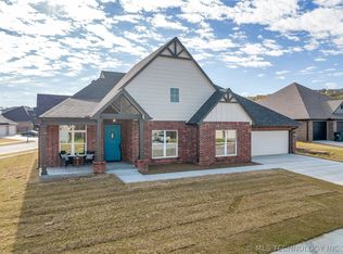 2991 N Briarwood Ave, Catoosa, OK 74015