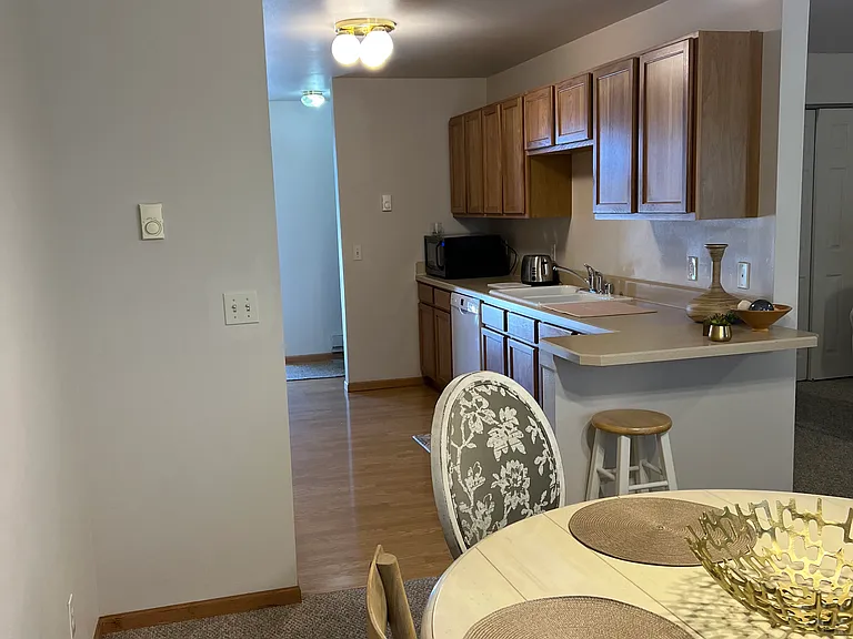 325 Lincoln Ln — Photo 18