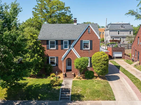 328 W 5th St, Jasper, IN 47546