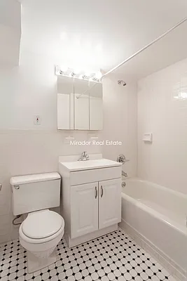 Rented by Mirador Real Estate | media 12