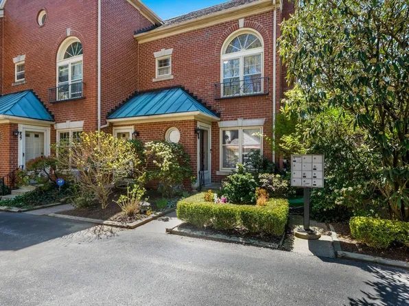 14 Newton St APT F30, Philadelphia, PA 19118