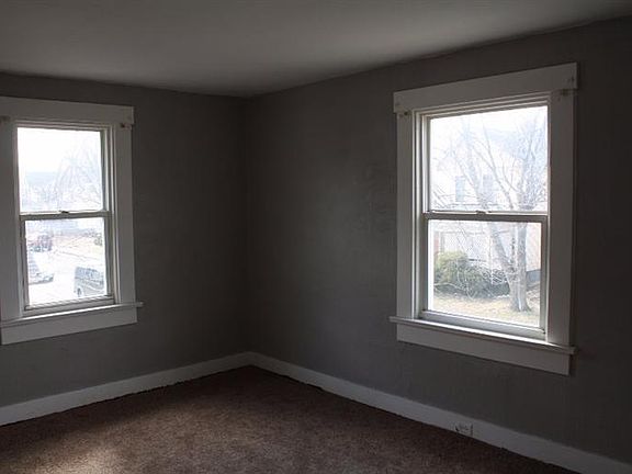 4th image of 120 S Sperling Ave