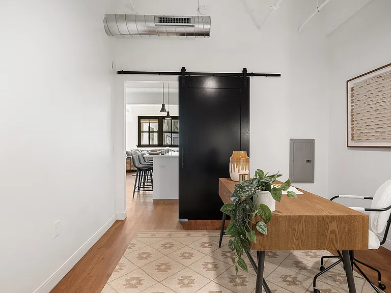 The Victor Luxury Apartments — Photo 16