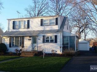 9 Dixie Ave, Hawthorne, NJ 07506