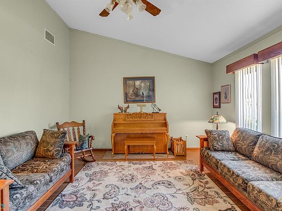5th image of 10201 Planebrook Ave