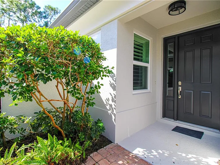 1912 Tarpon Bay Dr N — Photo 29