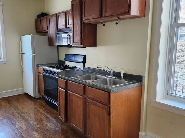 2238 W 21st St #1F, Chicago, IL 60608