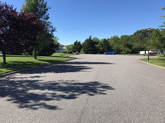 5th image of 9 Priscilla Ln