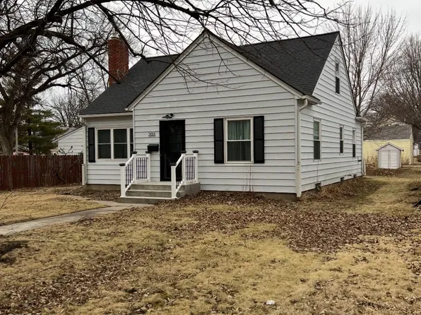 203 E 1st St, Morris, MN 56267