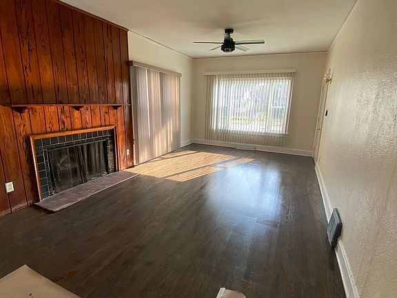 3rd image of 440 Durbin St