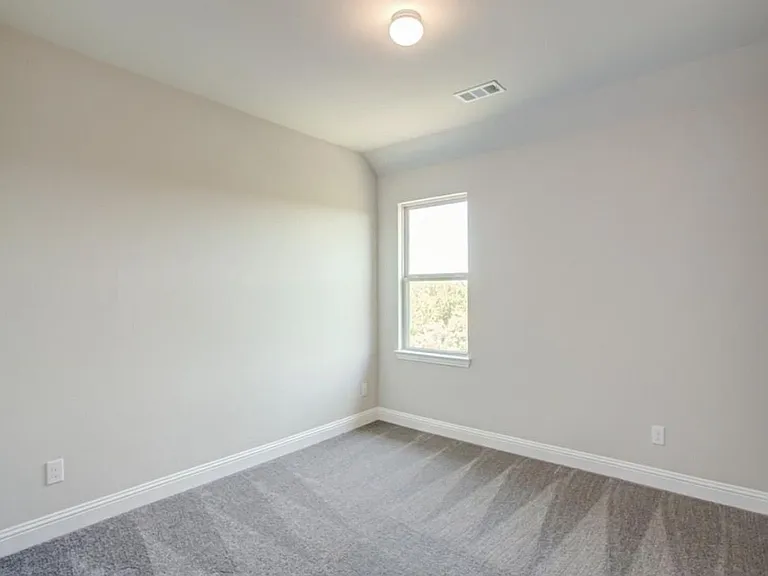 513 Hutchinson Ln — Photo 9