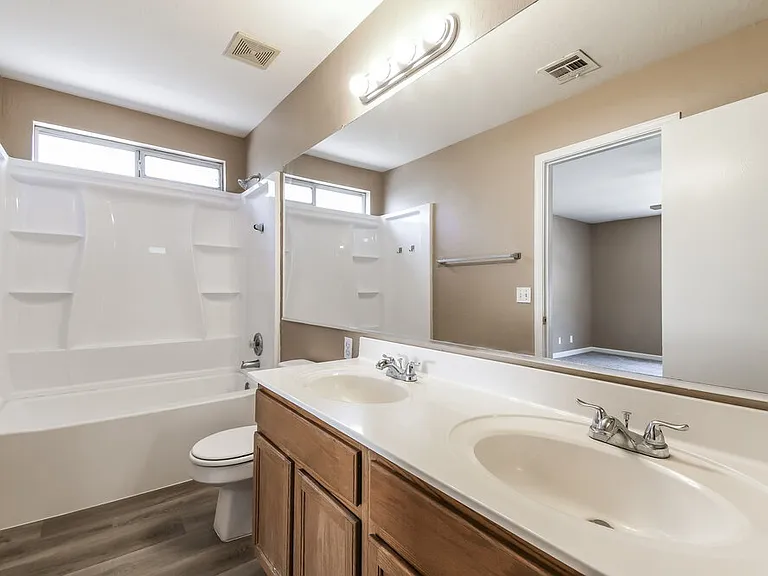 527 N Bailey Cir — Photo 12