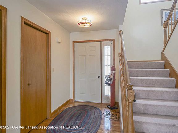 2nd image of 1409 Smokedrift Ln