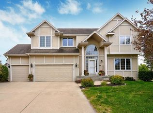 5076 Cherrywood Ct, West Des Moines, IA 50265