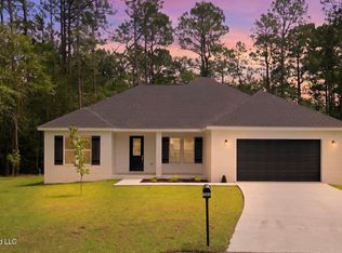 12470 Pineridge Ct, Gulfport, MS 39503