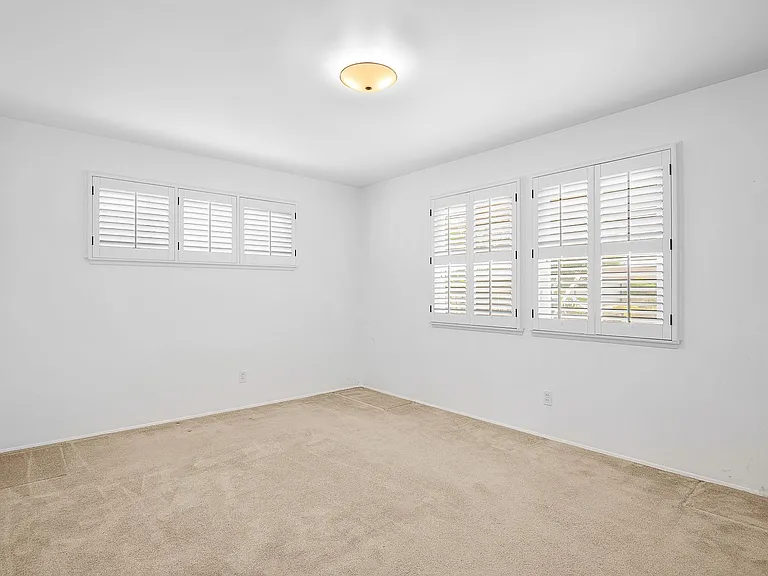 5708 Lamas St — Photo 14