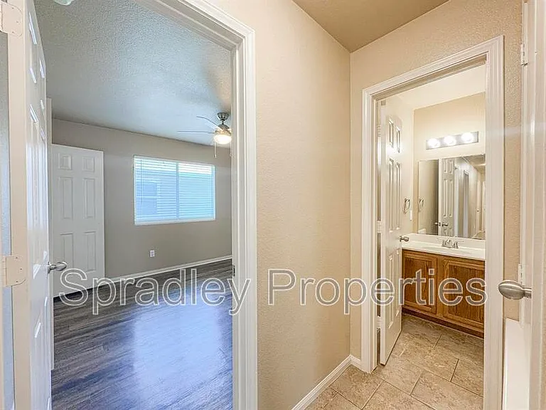212 Avrshire Ln — Photo 18