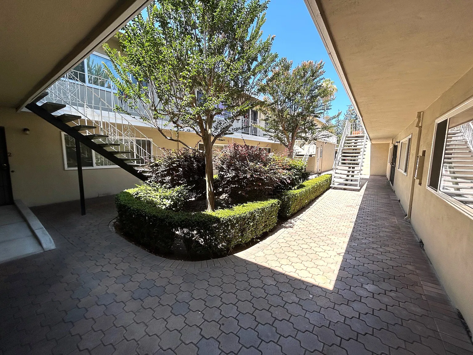 2705 Homestead Rd — Photo 2