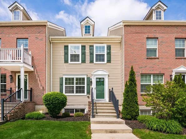 114 Highbluffs Blvd, Columbus, OH 43235