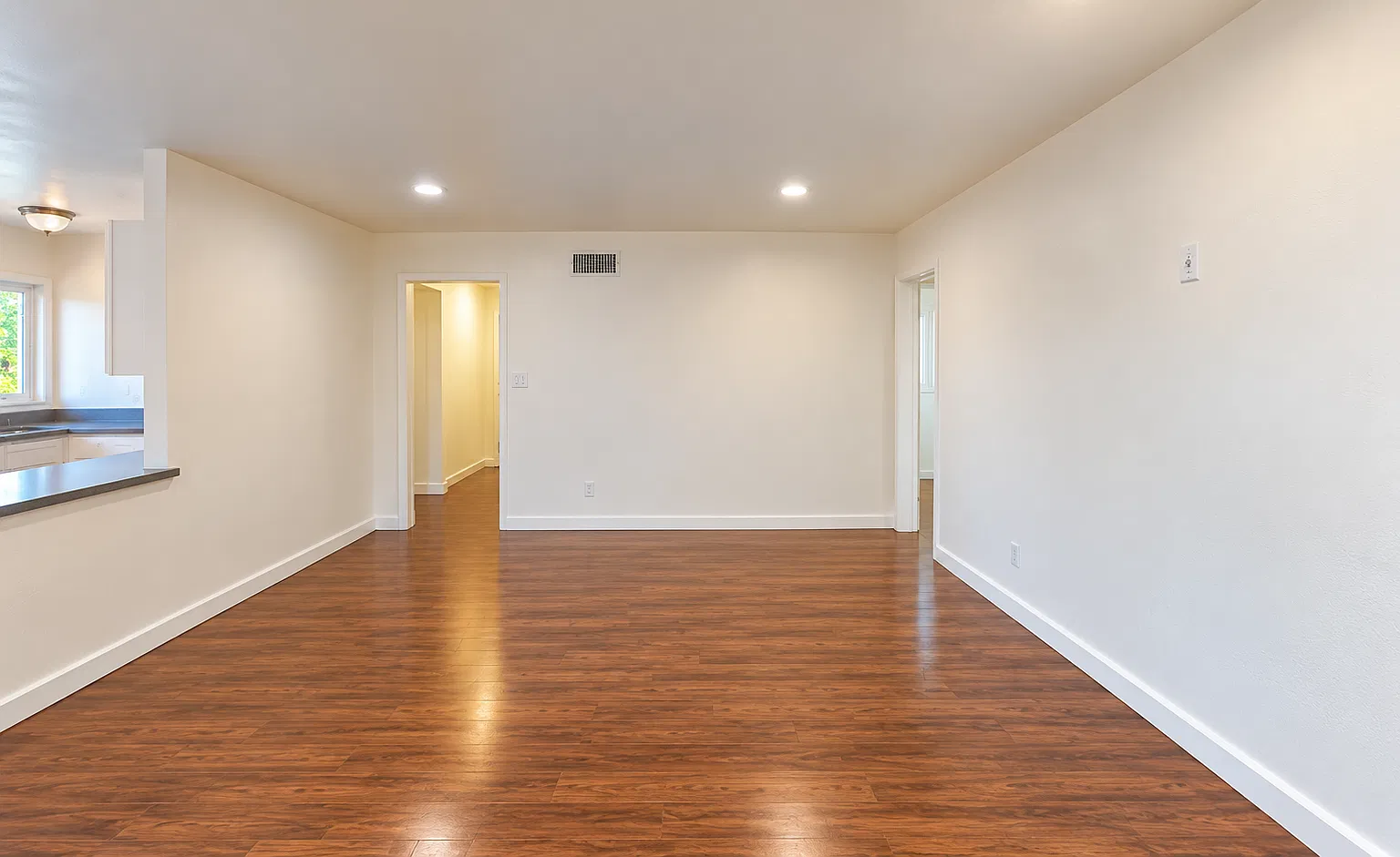 5 bed, 1708 sqft, $7,500 — Photo 3