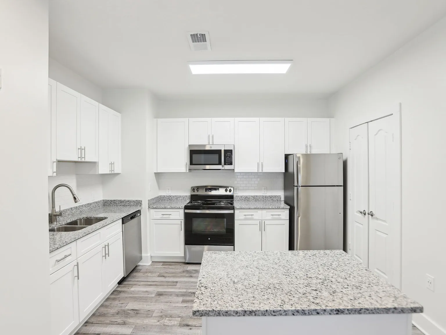 Wesley Kensington Apartments at Stonecrest — Photo 4