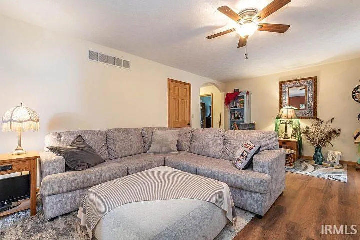 1106 W Countryside Ln — Photo 7