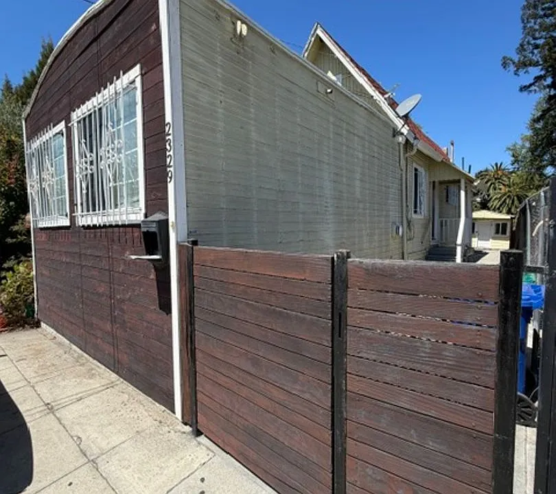 2329 Humboldt Ave