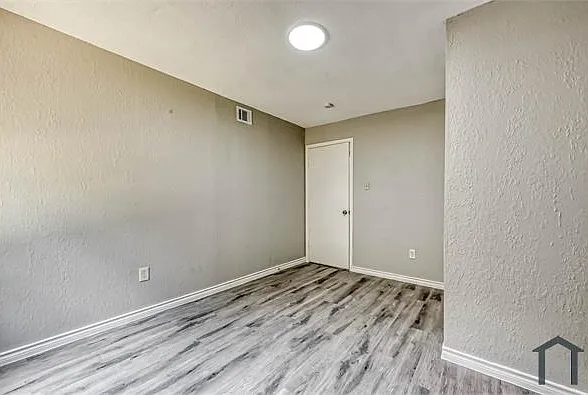 5962 Willow Glen Dr — Photo 10