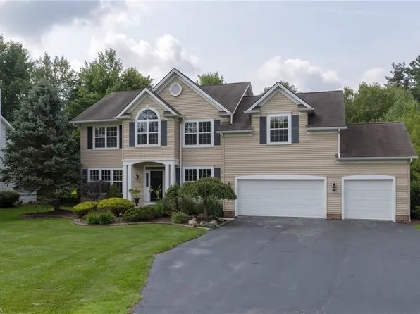 107 Alderwood Dr, Chagrin Falls, OH 44022