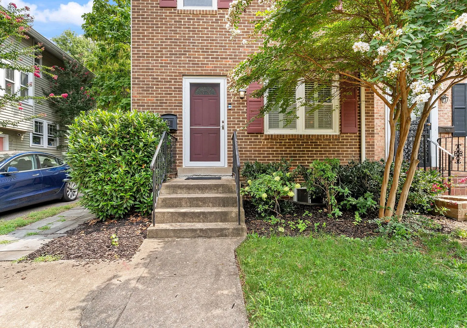Charming Alexandria Home in a Prime Location — Photo 3