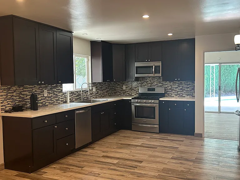 24246 Hatteras St — Photo 9