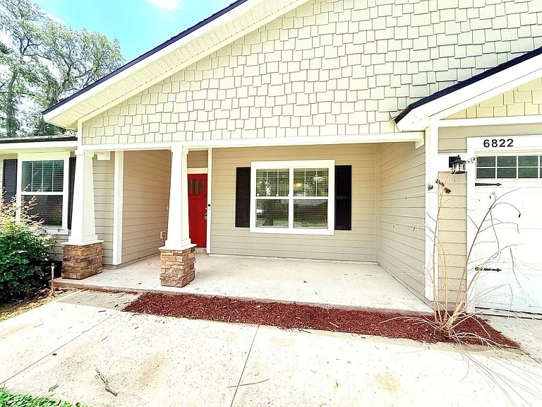 6822 McMullin St — Photo 2