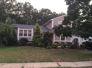8 James Hollow Ct, Howell, NJ 07731
