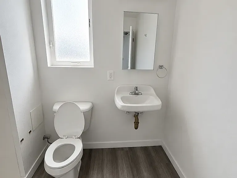 933 E Vernon Ave #2 — Photo 9