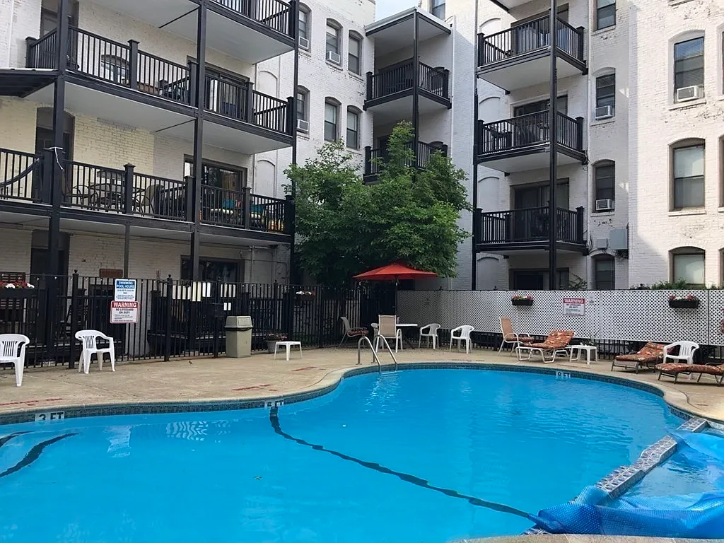 1 bed, 440 sqft, $2,000 — Photo 2