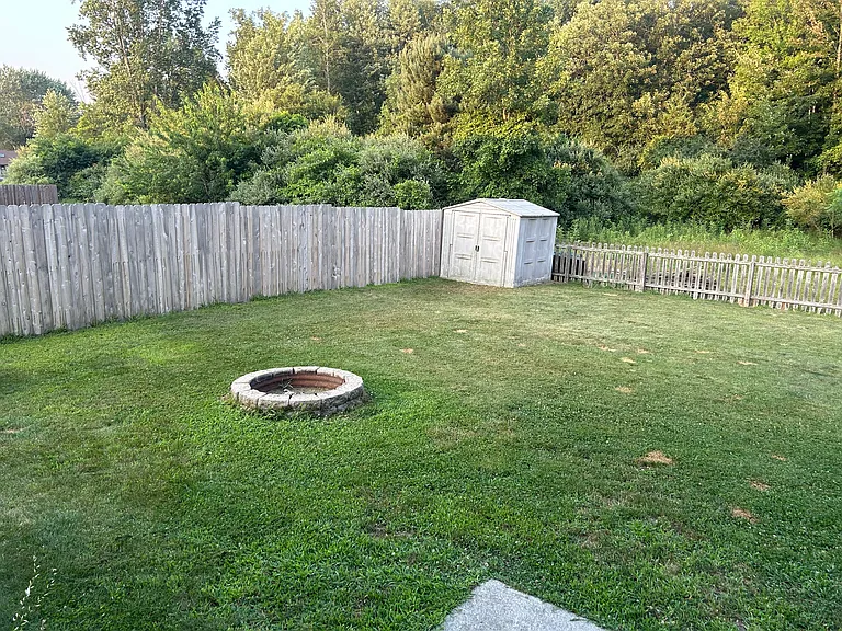 686 Plainfield Ct #1 — Photo 7