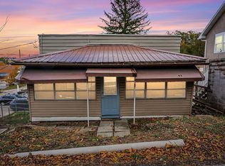 427 Fairmont Rd, Westover, WV 26501