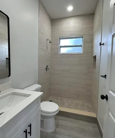 651 NE 60th Ave — Photo 7
