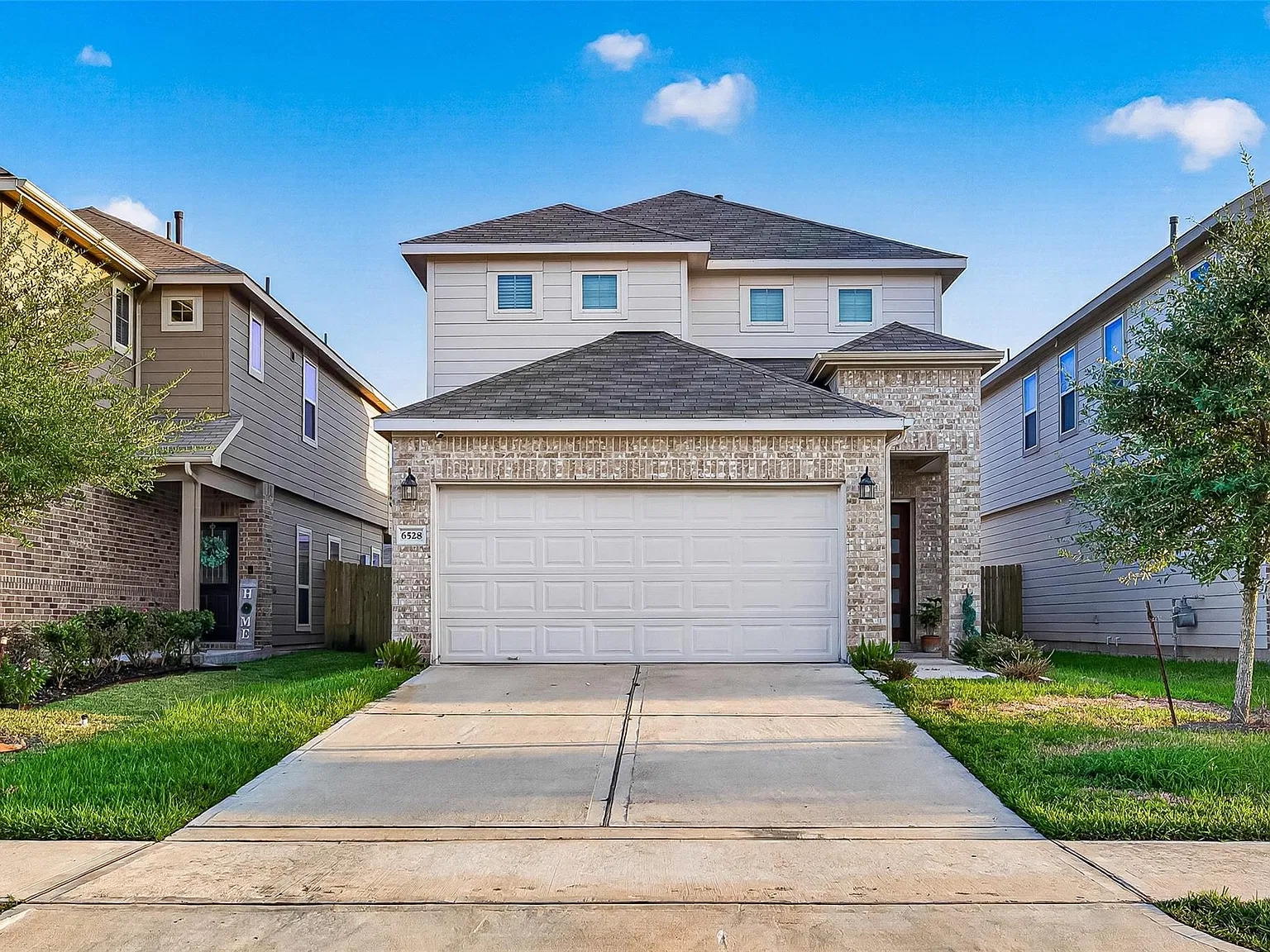 3 bed, 2.5 bath, 1936 sqft, $2,050 — Photo 1