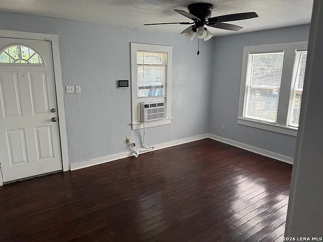226 Wellington — Photo 3