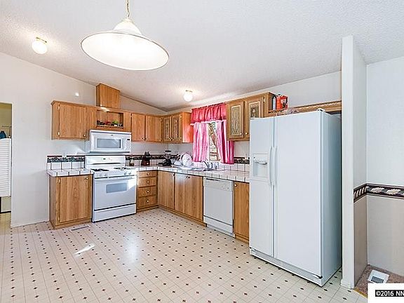 3rd image of 3070 White Pine Dr