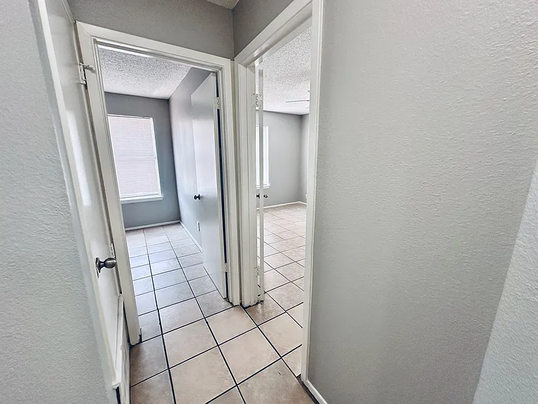 5305 Woodland Oaks Ct — Photo 25