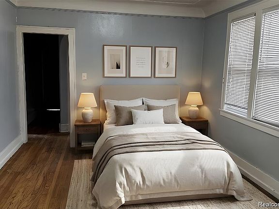 5th image of 207 Summit St